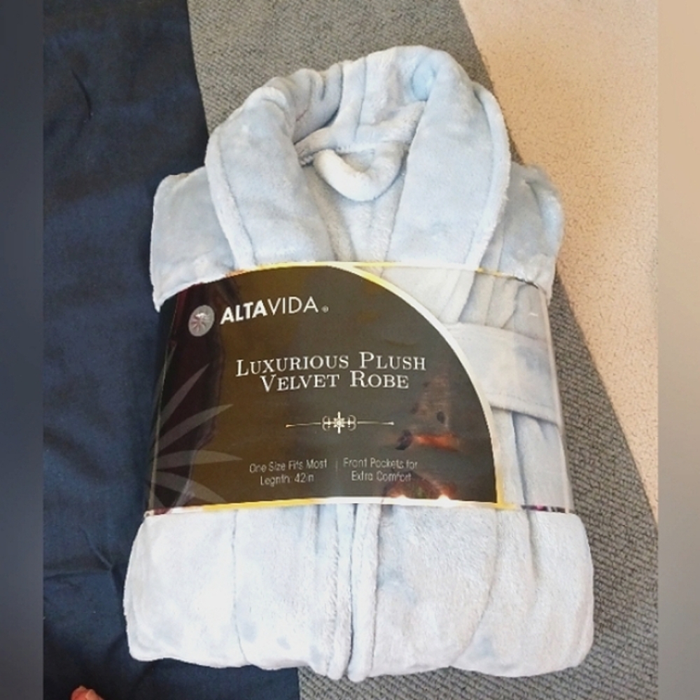 ALTAVIDA Blue His/Her 42" One Size Fits Most Lux Robe
